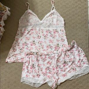 Jessica Simpson sleep set